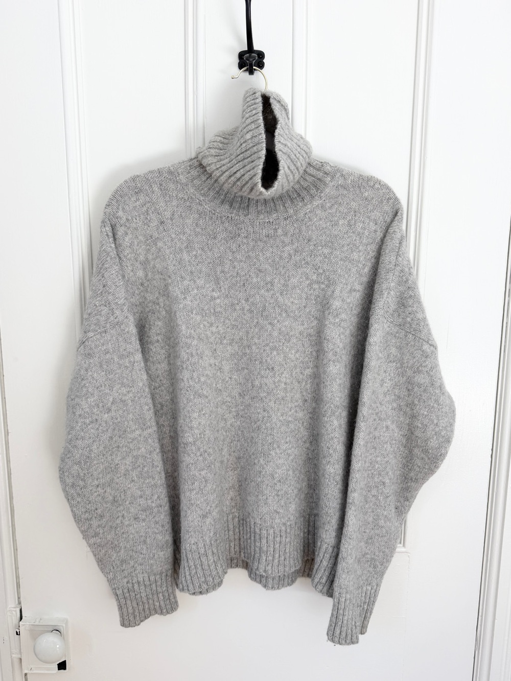 AMI Alexandre Mattiussi Grey Alpaca Wool Turtleneck Sweater | Small